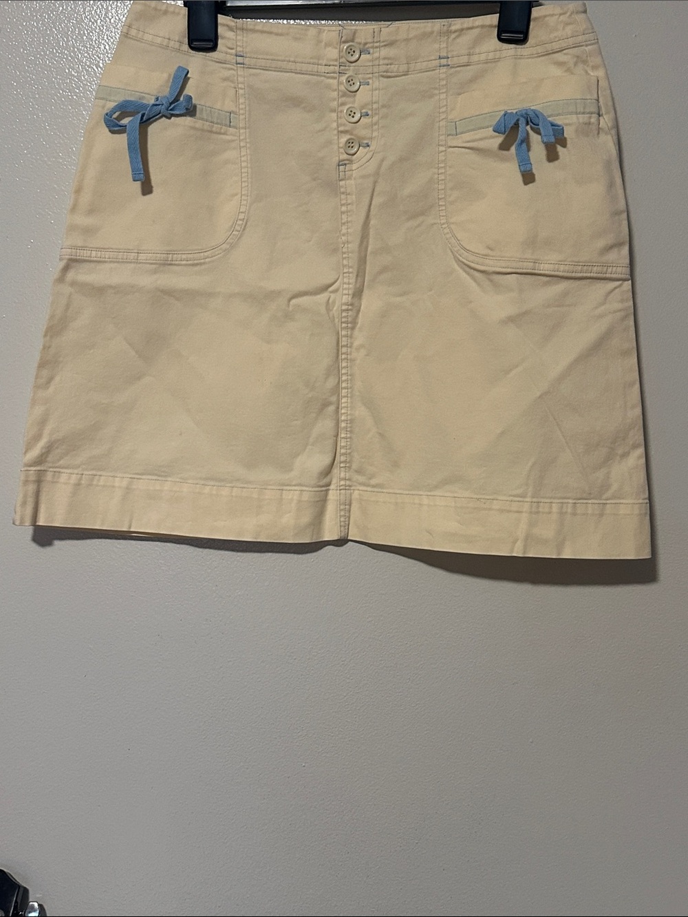 Cambridge Dry Goods Cream Skort with Blue Tie Accents